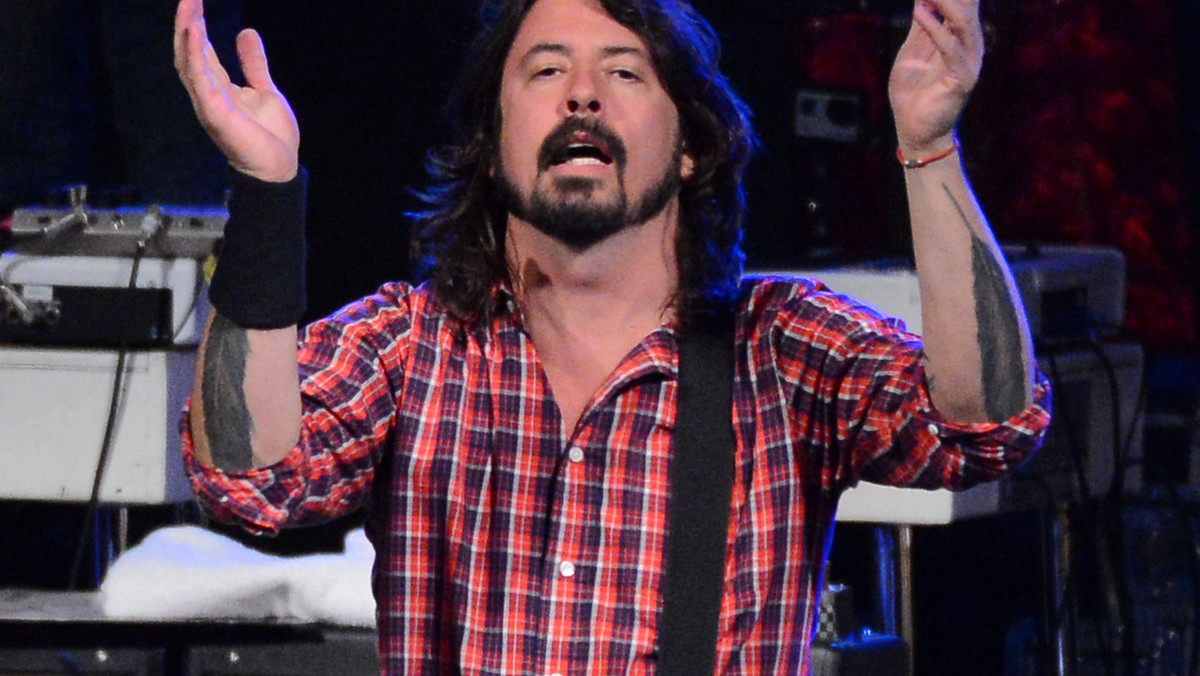 Podczas spotkania z fanami Dave Grohl wyznał, że Foo Fighters to głupia nazwa dla zespołu. Muzyk przyznał też, że bardzo lubi Gangam Style.