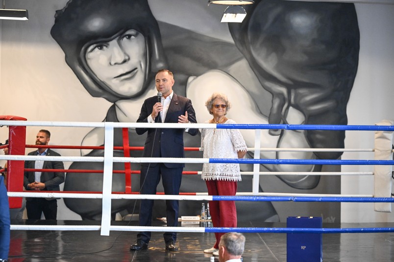 Prezydent Karol Nawrocki kilka dni po zaprzysiężeniu wszedł do ringu [FOTO]