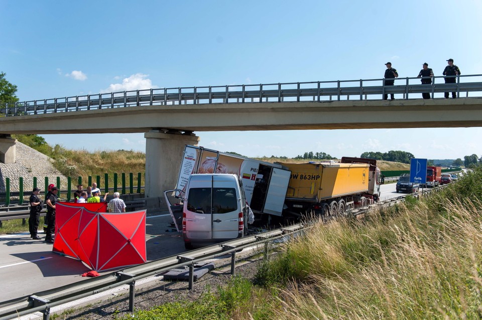 KĄTY WROCŁAWSKIE A2 WYPADEK OFIARA (miejsce wypadku)