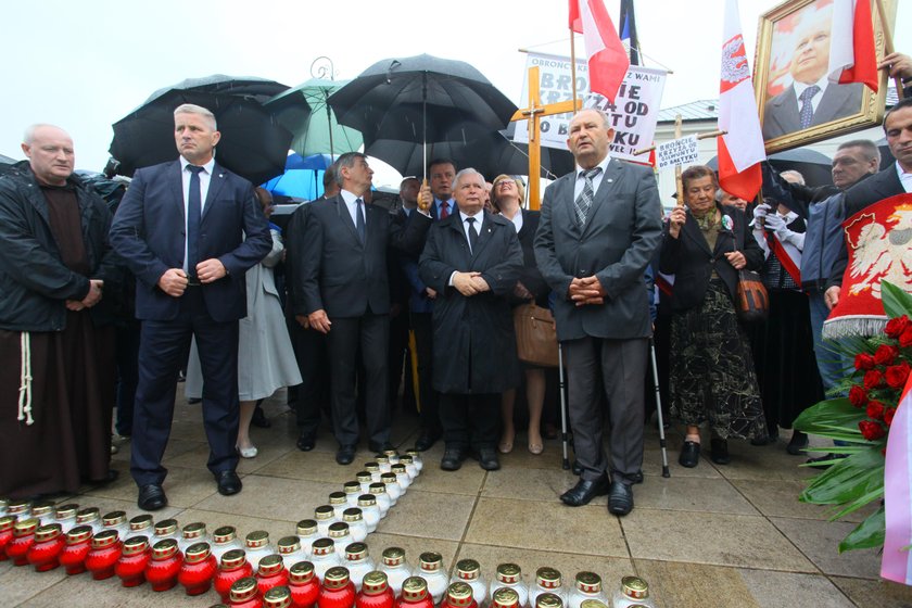 Tak Kurski podlizuje się Kaczyńskiemu. Miesięcznica w TVP