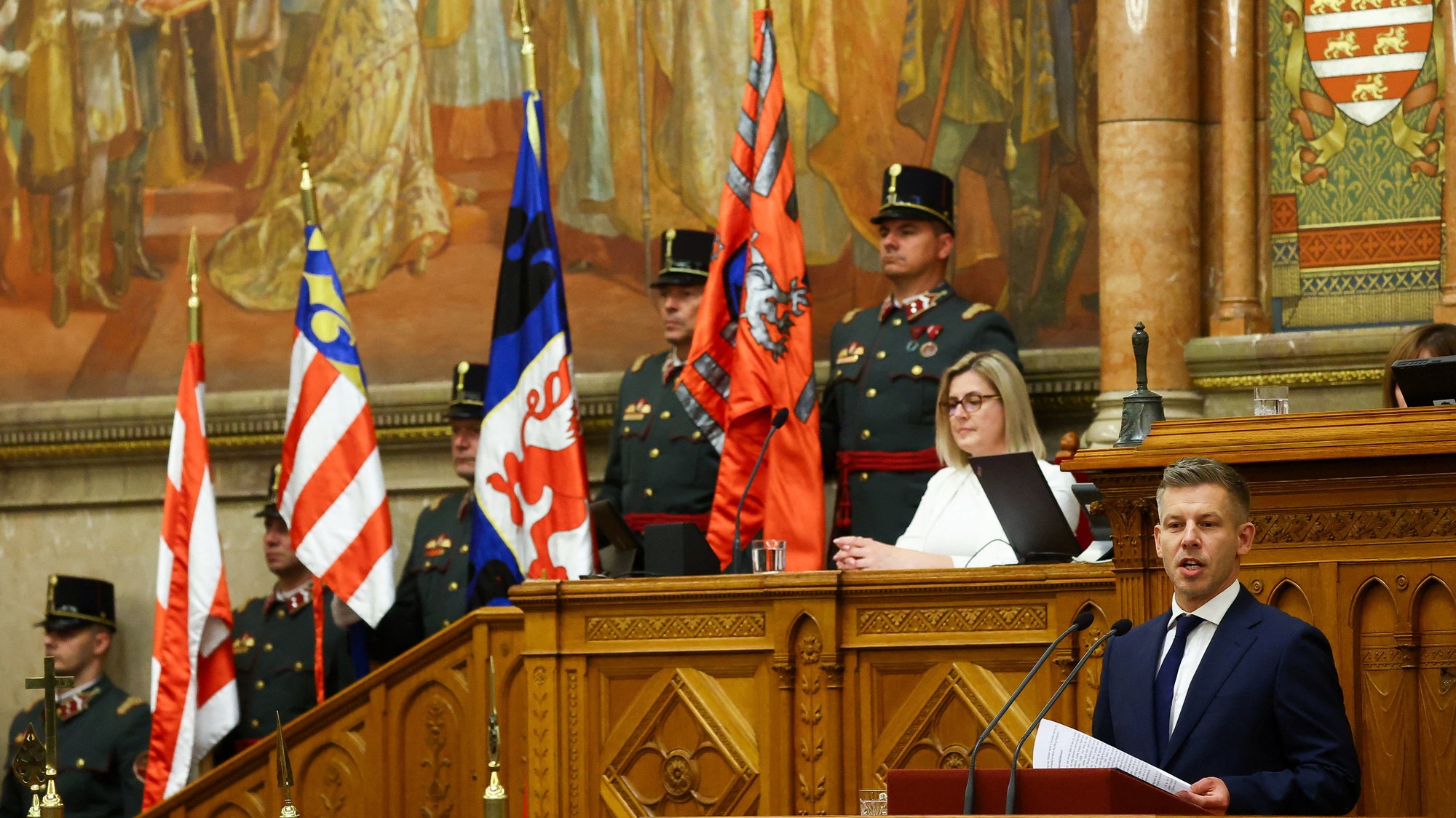 Nový maďarský premiér Péter Magyar pri skladaní sľubu