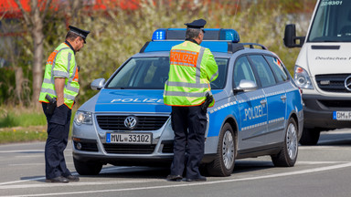 Polka jechała pod prąd niemiecką autostradą. Na oczach policjantów uciekła radiowozem