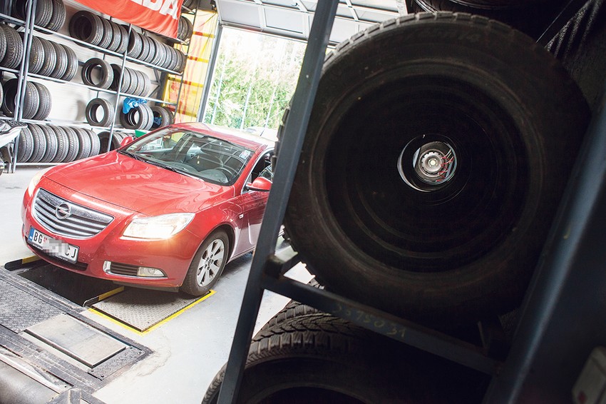 Jedna od najvažnijih stavki u pripremi za put do letovališta jeste da vam na točkovima budu letnje gume