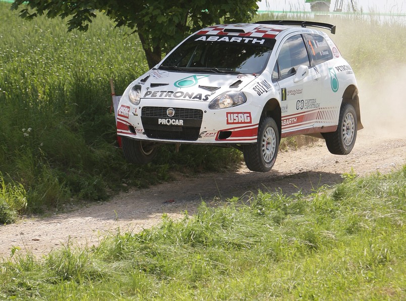 Latający Abarth pędzi po mistrza