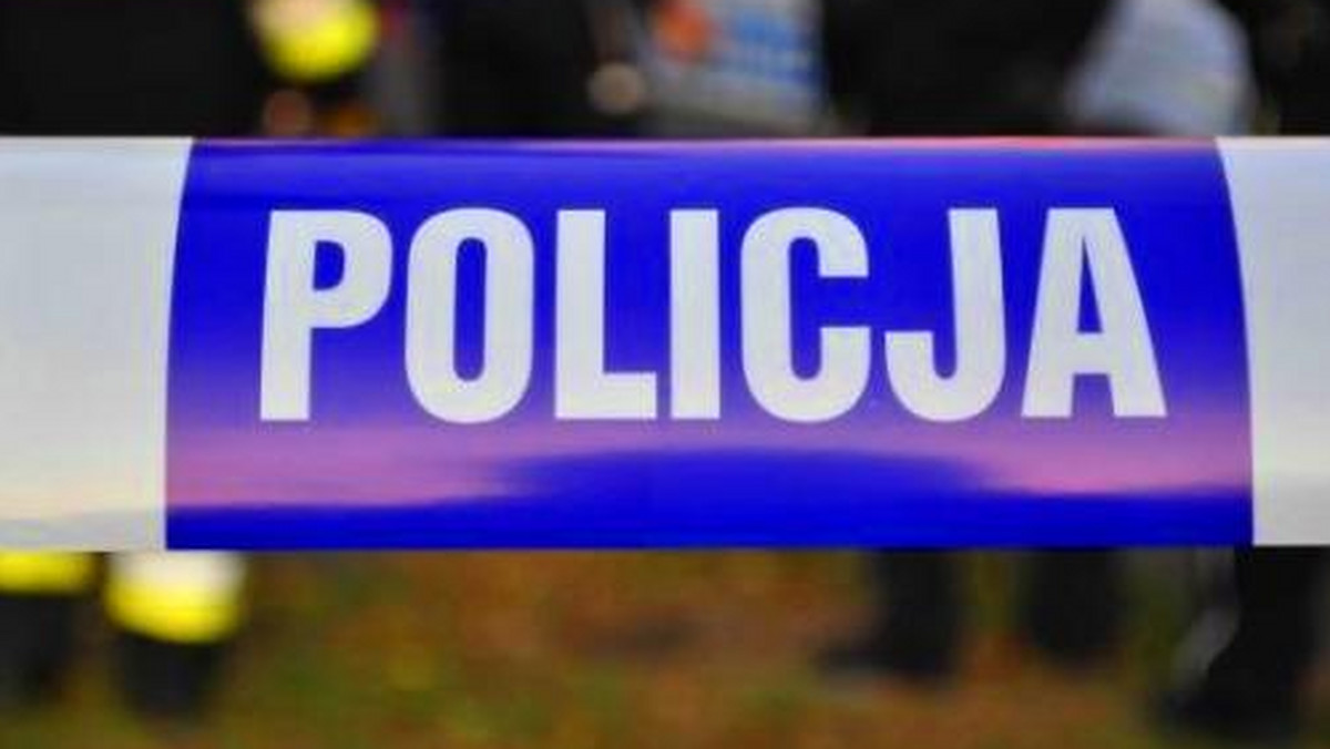 Zwłoki około 50-letniego mężczyzny zostały znalezione w suchej studni na posesji przy ulicy Młynowej w Białymstoku. Śledztwo w tej sprawie wszczęła Prokuratura Rejonowa Południe w Białymstoku.