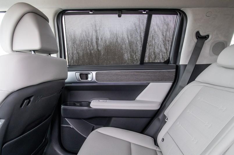 Hyundai Santa Fe Hybrid