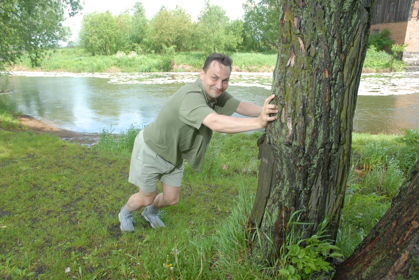 Radosław Sikorski trenuje przed egzaminem sprawnościowym 