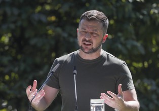 Zełenski uderza w Amnesty International. "Próbuje przerzucić odpowiedzialność na ofiarę"