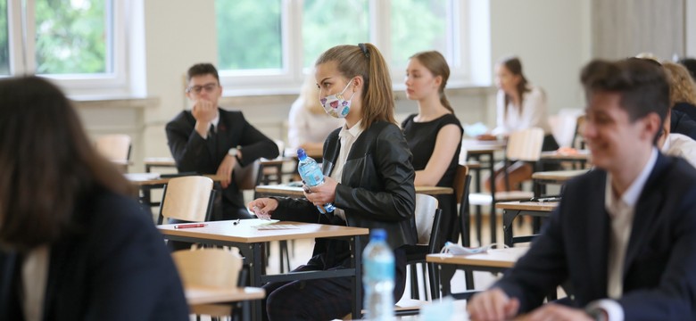 Duda i Piontkowski zwrócili się do maturzystów. "Od dziś życie przyspiesza. Zapnijcie pasy!"