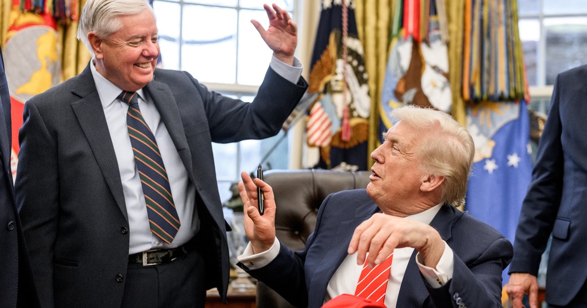 71-letni Lindsey Graham na tle innych kongresmenów wyglądał niemal jak młodzieniaszek. Bo Ameryką rządzi gerontokracja