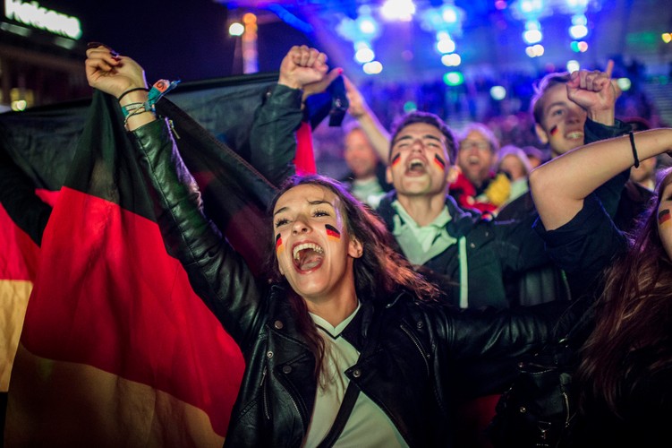 Żałoba i czarna rozpacz w Brazylii. Euforia Niemców