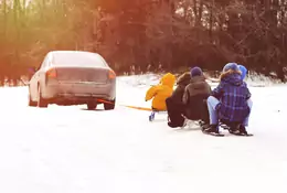 Kierowca zorganizował kulig dla dzieci. Teraz odpowie przed sądem