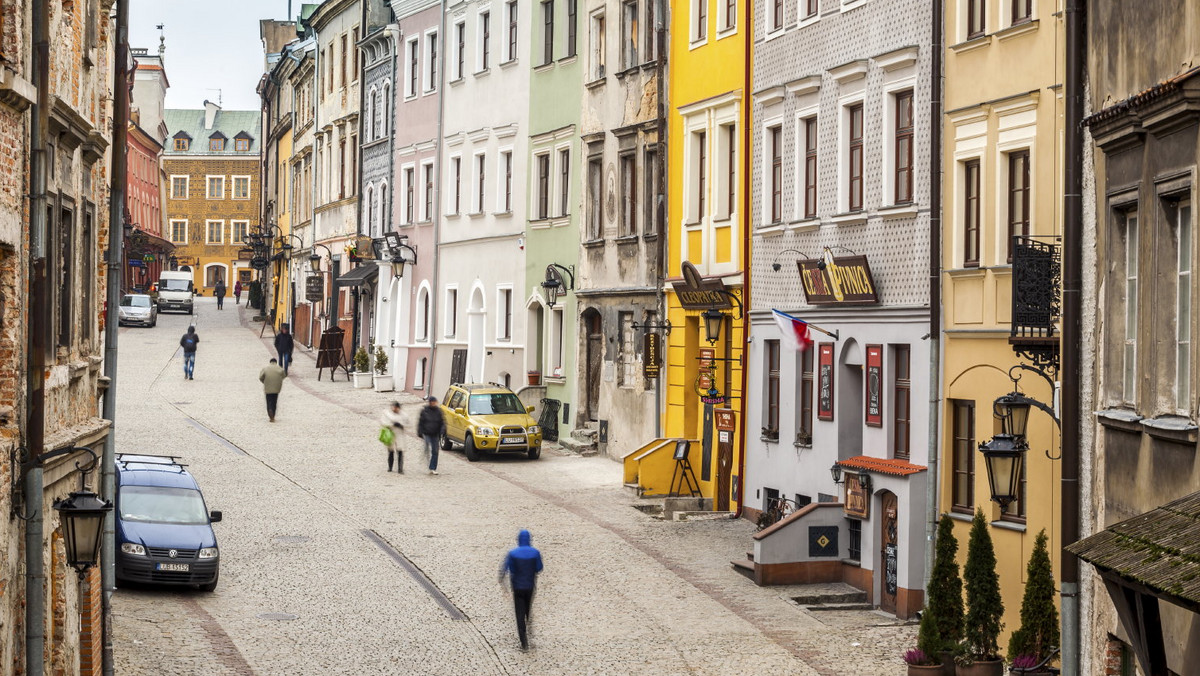 "Złóż życzenia 40-latkowi" - pod takim hasłem rozpoczęły się konsultacje społeczne na temat zadań i działania budowanego w Lublinie Centrum Spotkania Kultur. Powstaje ono w miejscu nieukończonego od ponad 40 lat gmachu teatru. Ma ruszyć w 2016 r.