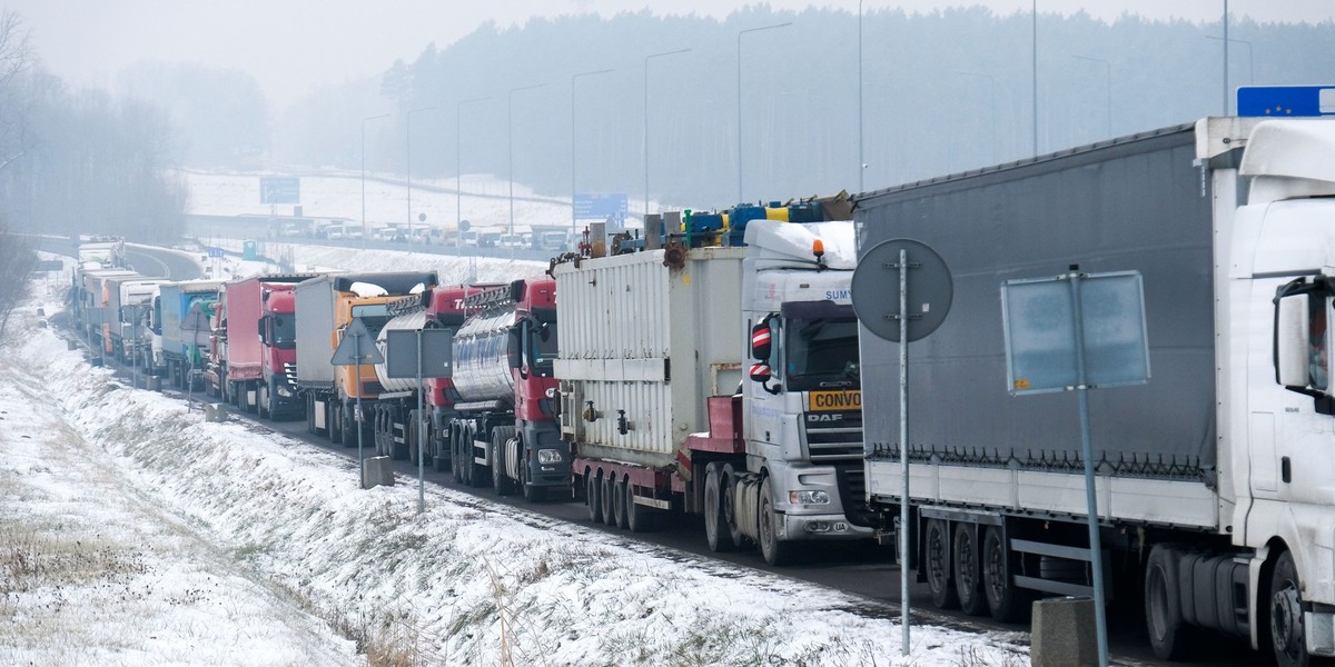 Państwa UE zgodziły się na limity CO2 dla ciężarówek