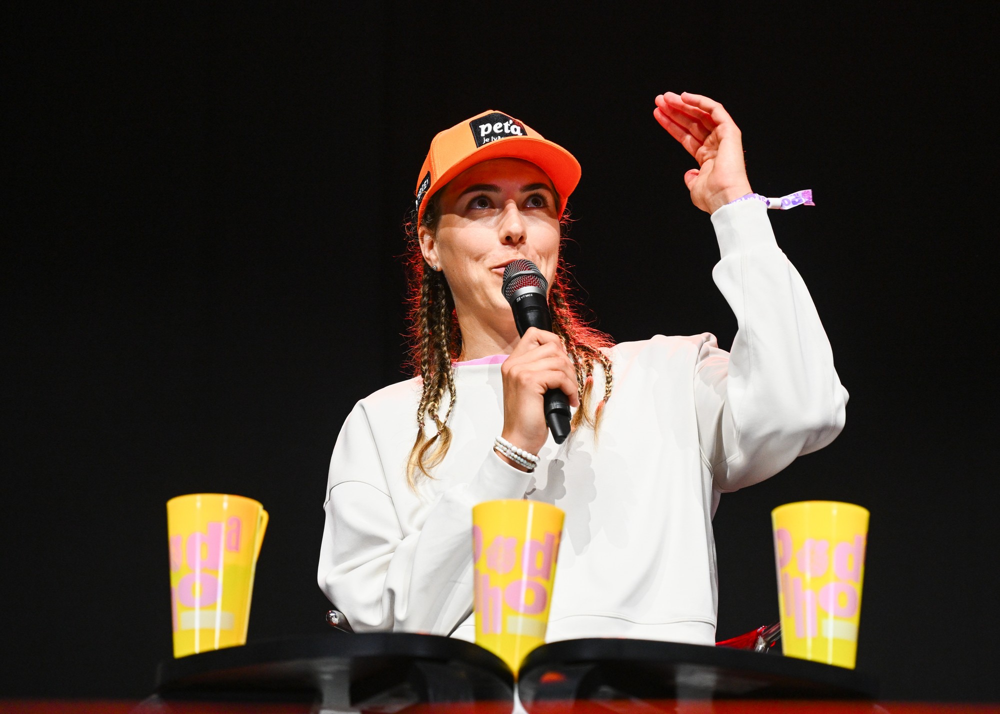 Lyžiarka Petra Vlhová počas diskusie v rámci tretieho dňa 29. ročníka festivalu Pohoda.