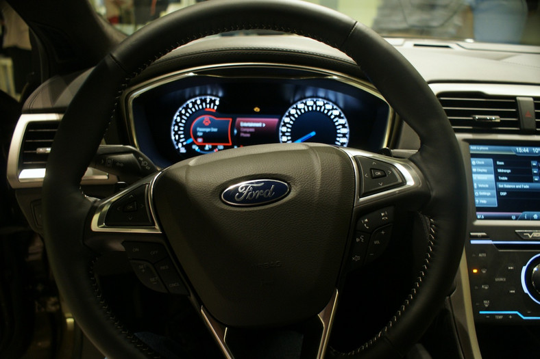 Ford Mondeo Vignale (2015)