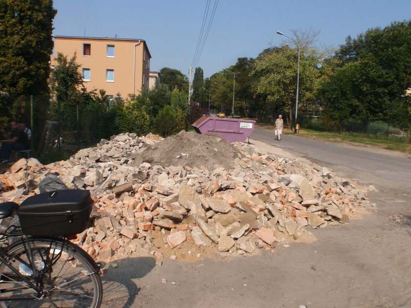 Strażnicy tropią nielegalne odpady budowlane