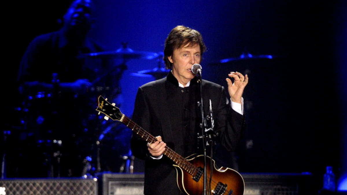 69-letni Paul McCartney potwierdził, że jego nowa płyta będzie nosić tytuł "Kisses On The Bottom" czyli "Pocałunki w pupę".