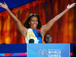 Ona nie boi się okazywać emocji: totalny spontan Michelle Obamy. FOTO