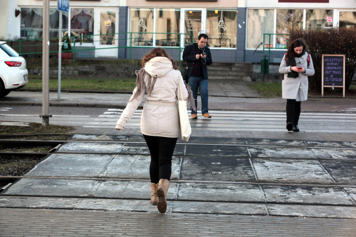 W prognozie śnieg, deszcz, burze i chłód. Tylko słońca jak na lekarstwo