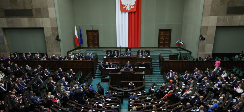 Zdumiewający wynik ugrupowania Grzegorza Brauna w nowym sondażu. Sejm bez partii Razem