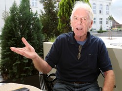 Beenhakker przeprasza... żonę piłkarza