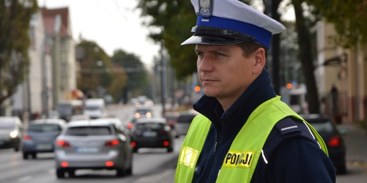 Policjanci w Gdańsku skontrolują pieszych