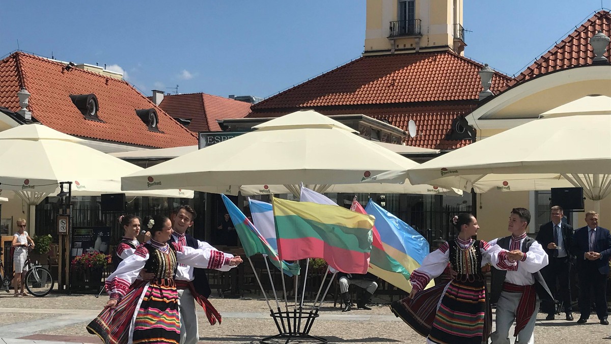 Jedenastoletnia tradycja zobowiązuje. Pod koniec lipca centrum Białegostoku wypełnia muzyka i tancerze w kolorowych ludowych strojach. Międzynarodowy festiwal Podlaska Oktawa Kultur przyciąga setki artystów, już nie tylko z Europy. Tegoroczny festiwal zaczyna się w połowie przyszłego tygodnia.