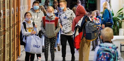 Będą nowe obostrzenia! Zmiany w szkołach i handlu. Wiemy, co rozważa rząd