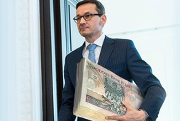 Mateusz Morawiecki pieniądze kasa podatki