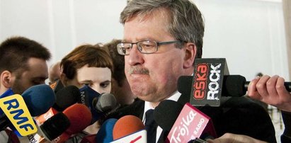 Komorowski nie płacze, bo bierze jakąś chemię?