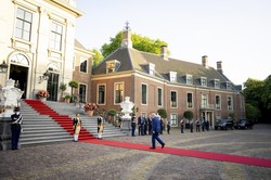 Trump z "Bestii" na królewską kolację. W Hadze rozpoczął się szczyt NATO