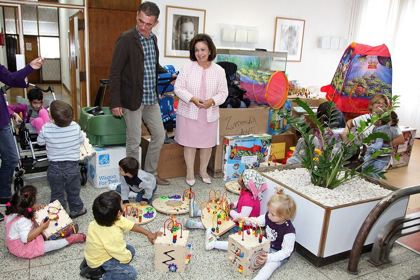 Princeza Katarina u poseti deci u Zvečanskoj