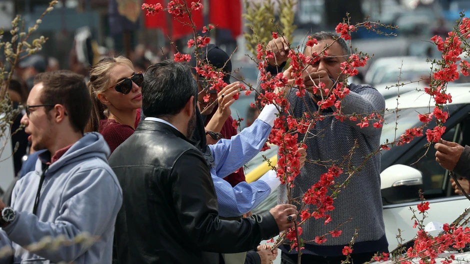 Iranci kupuju stvari za proslavu Novruza u Teheranu 19. marta | Foto: EPA