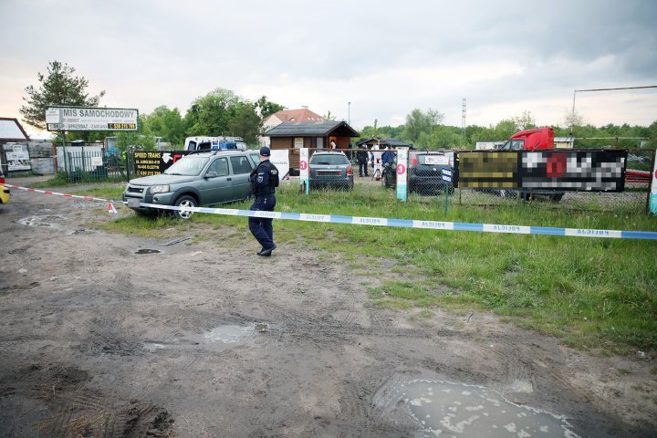 Makabryczna zbrodnia w jednym z komisów samochodowych przy ul. Lubelskiej w Olsztynie 