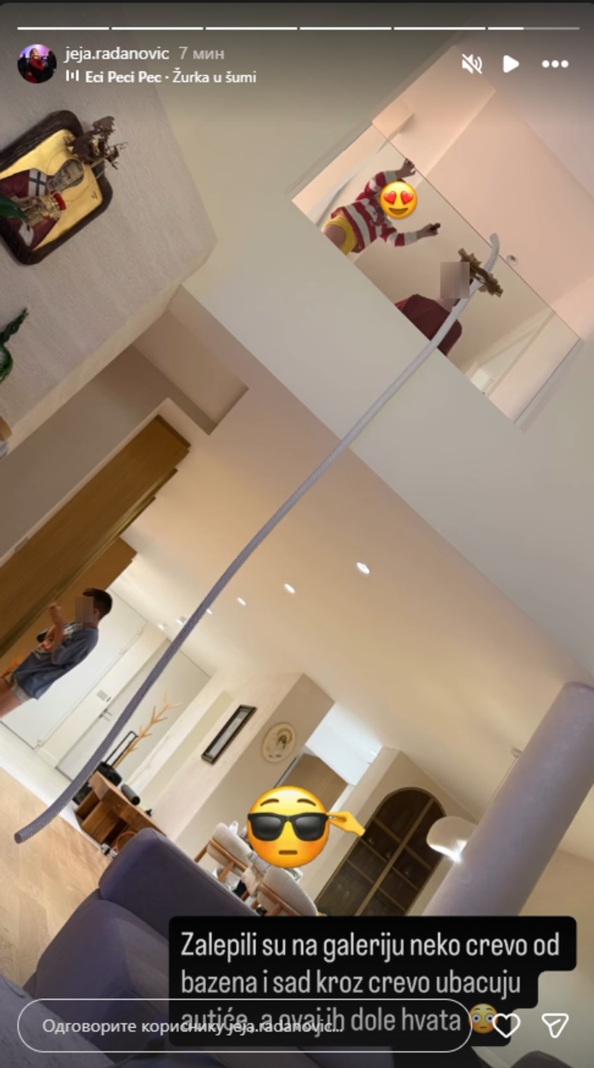 Jelena Radanović slikala sinove kako se igraju 