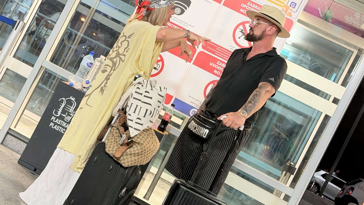 Slađa Alegro pevačica i njen menadžer