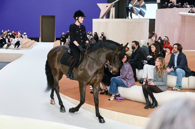Šarlota Kaziragi na reviji Chanel 2022.