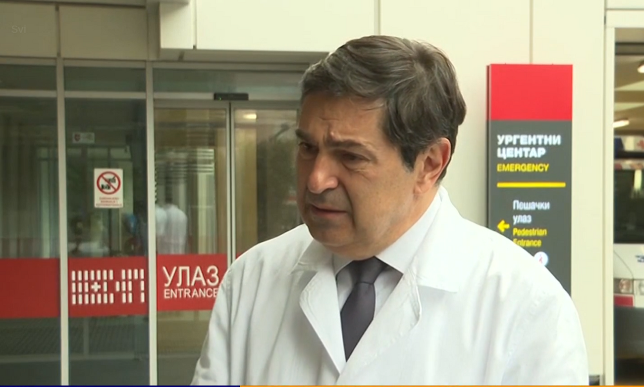 Bezüglich des Zustands von Patienten, die bei Massenerschießungen verletzt wurden, sagte Dr.  Azanin: Drei tödlich