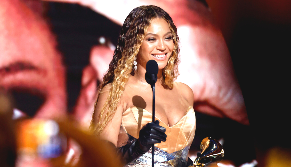 Beyoncé dugó miatt késett a Grammy-gáláról, de így is ő volt az est királynője 