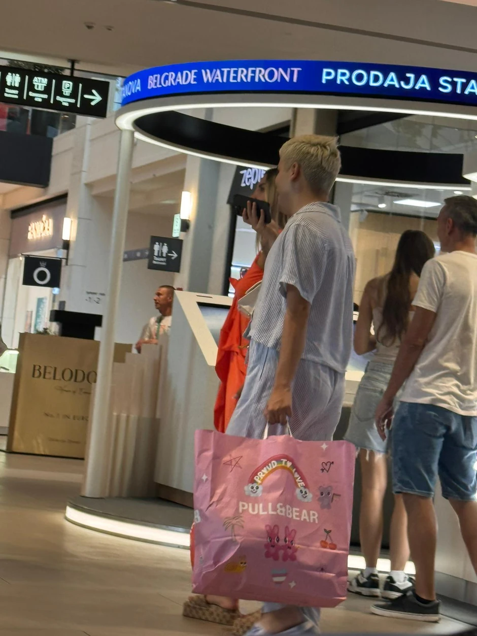 Aneli Ahmić i Uroš Stanić - paparaco