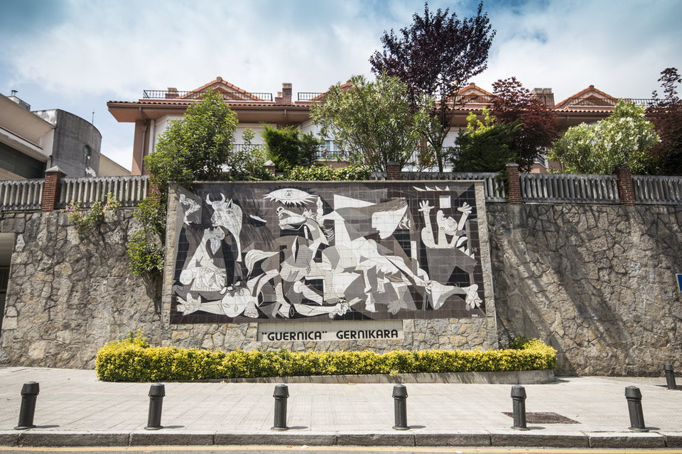 Guernica (Gernika)