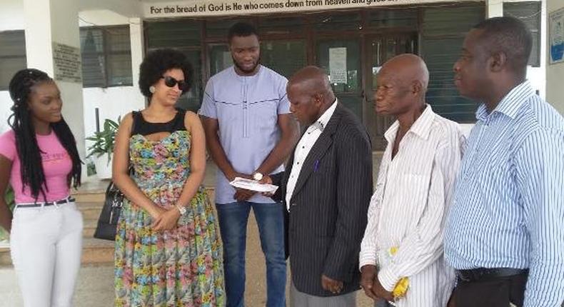 Actress Juliet Ibrahim and hospital officials