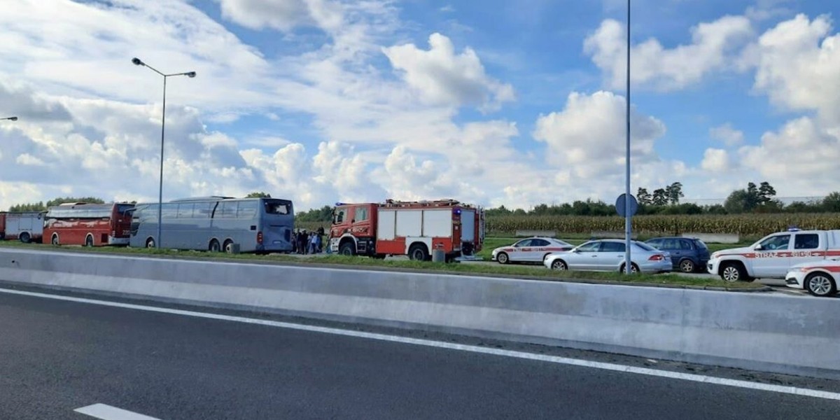 Wypadek autokaru z dziećmi na A4 w woj. opolskim.