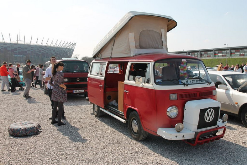 Youngtimer Warsaw 2015 - parada pod Stadionem Narodowym