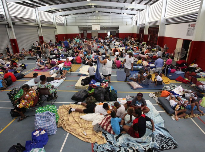 Jedno z wielu miejsc ewakuacji - kompleks sportowy w Cairns w stanie Queensland