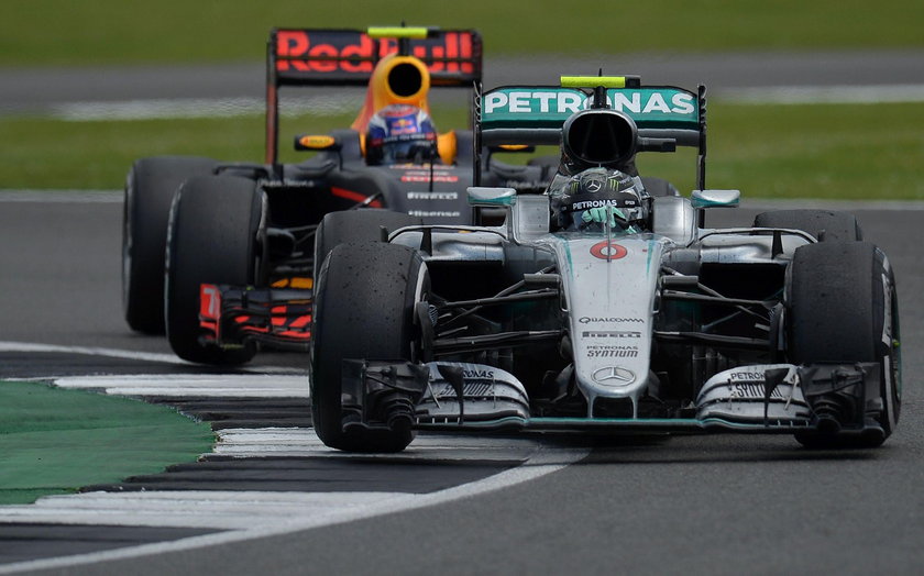 Lewis Hamilton wygrał GP Wielkiej Brytanii! Za nim Rosberg