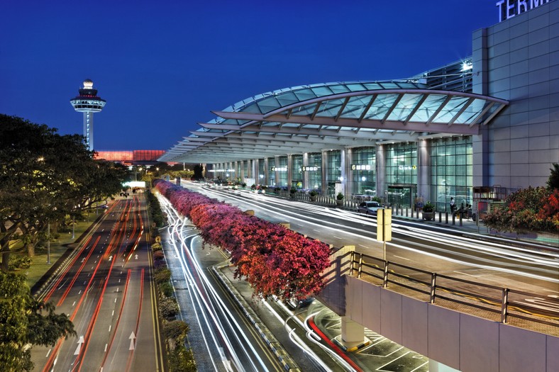 Terminal 2 w nocy. Fot. Changi Airport Group