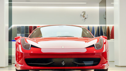 Elképesztő: egy magyar embernek 14 Ferrarija van a garázsban, de még így sem ő a hazai rekorder