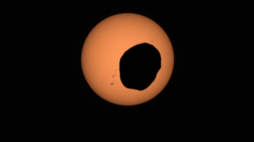 Zaćmienie Słońca na Marsie uchwycone przez łazik Perseverance, fot. NASA/JPL-Caltech/ASU/MSSS/SSI